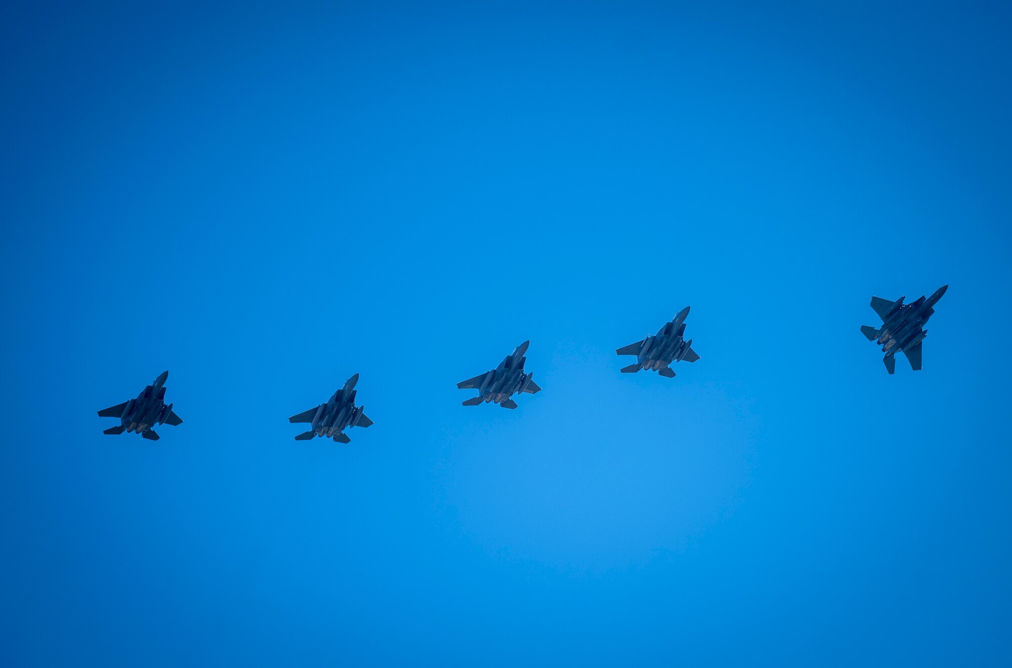 Airmen assigned to the 4th Fighter Wing return from a deployment at Seymour Johnson Air Force Base, North Carolina, Oct. 19, 2022. The 4th FW deployed to provide a defensive posture to military personnel stationed in the Air Force’s Central Command area of responsibility. (U.S. Air Force photo by Senior Airman Kevin Holloway)