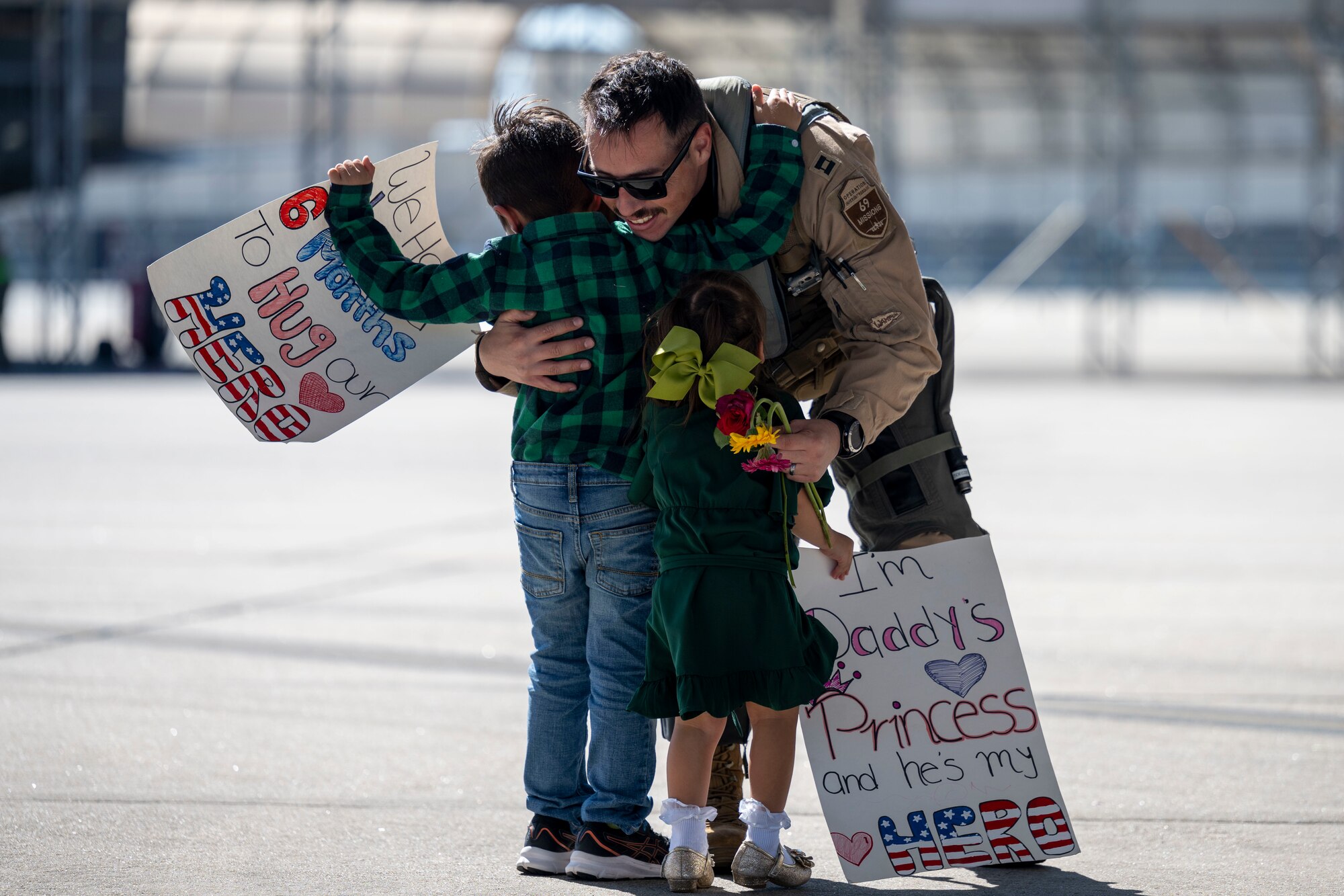 Airmen assigned to the 4th Fighter Wing return from a deployment at Seymour Johnson Air Force Base, North Carolina, Oct. 19, 2022. The 4th FW deployed to provide a defensive posture to military personnel stationed in the Air Force’s Central Command area of responsibility. (U.S. Air Force photo by Senior Airman Kevin Holloway)