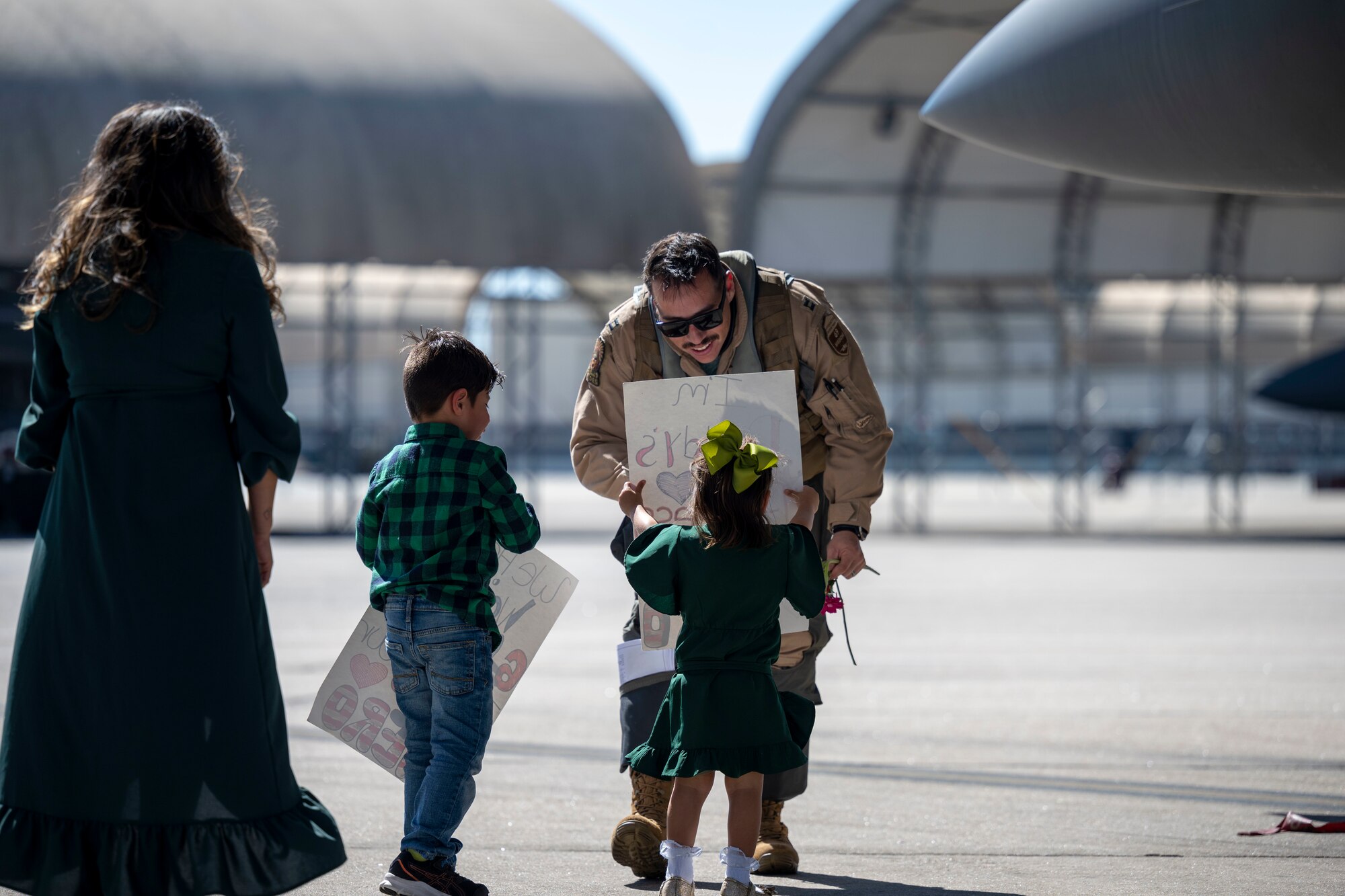 Airmen assigned to the 4th Fighter Wing return from a deployment at Seymour Johnson Air Force Base, North Carolina, Oct. 19, 2022. The 4th FW deployed to provide a defensive posture to military personnel stationed in the Air Force’s Central Command area of responsibility. (U.S. Air Force photo by Senior Airman Kevin Holloway)