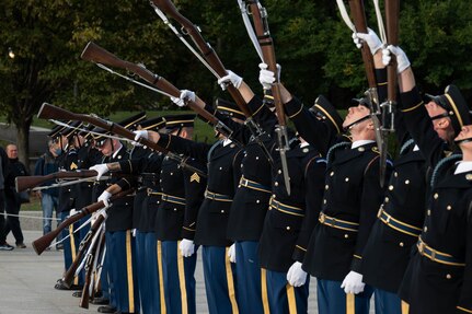 The U.S. Army Drill Team performs at the Joint Services Drill Exhibition at the Lincoln Memorial Plaza, Washington, D.C., Oct. 19, 2022. The event brought together drill teams from the U.S. Air Force, Army, Navy, Marine Corps and Coast Guard to compete for the most superlative display of precision, discipline and teamwork. (U.S. Air Force photo by Kristen Wong)
