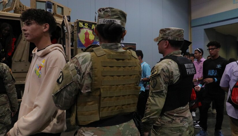 U.S. Army Reserve in Puerto Rico joins USAREC in recruiting efforts