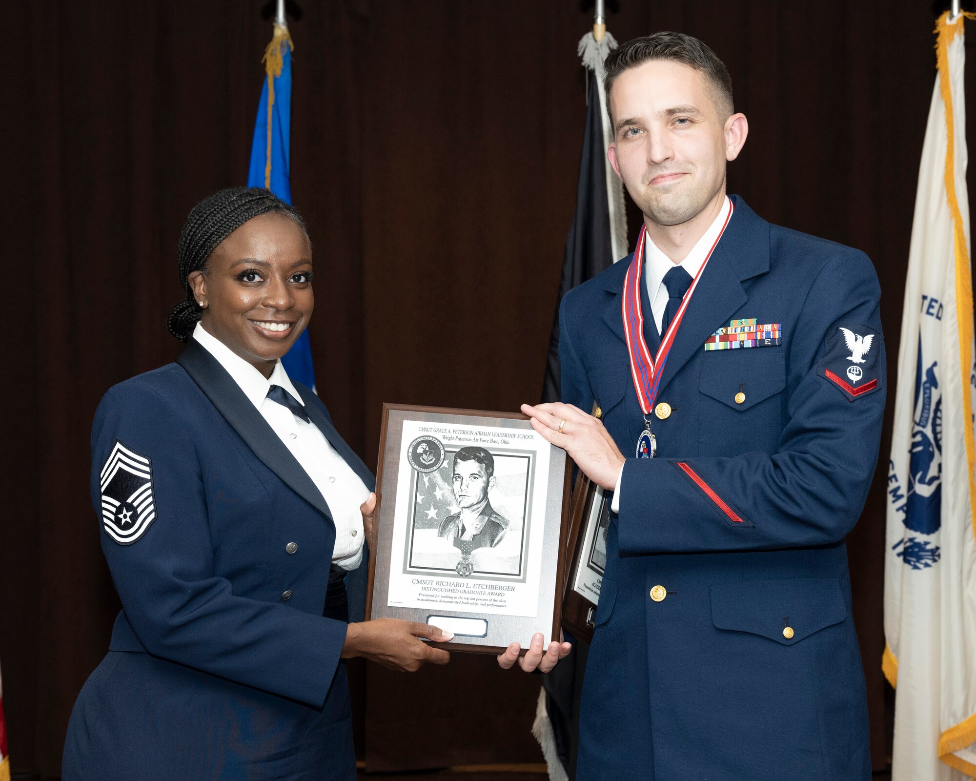 Airman receives award