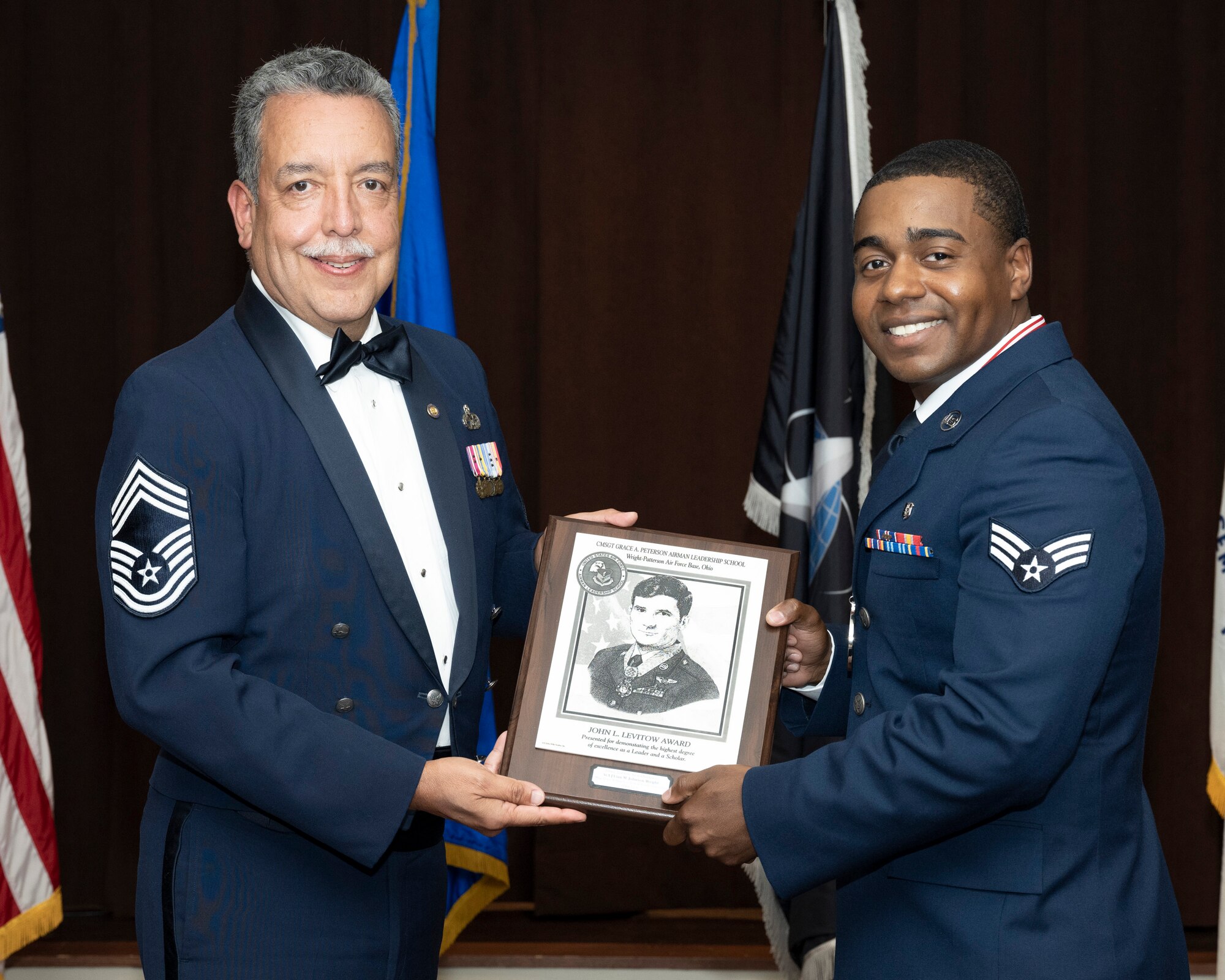 Airman receives award