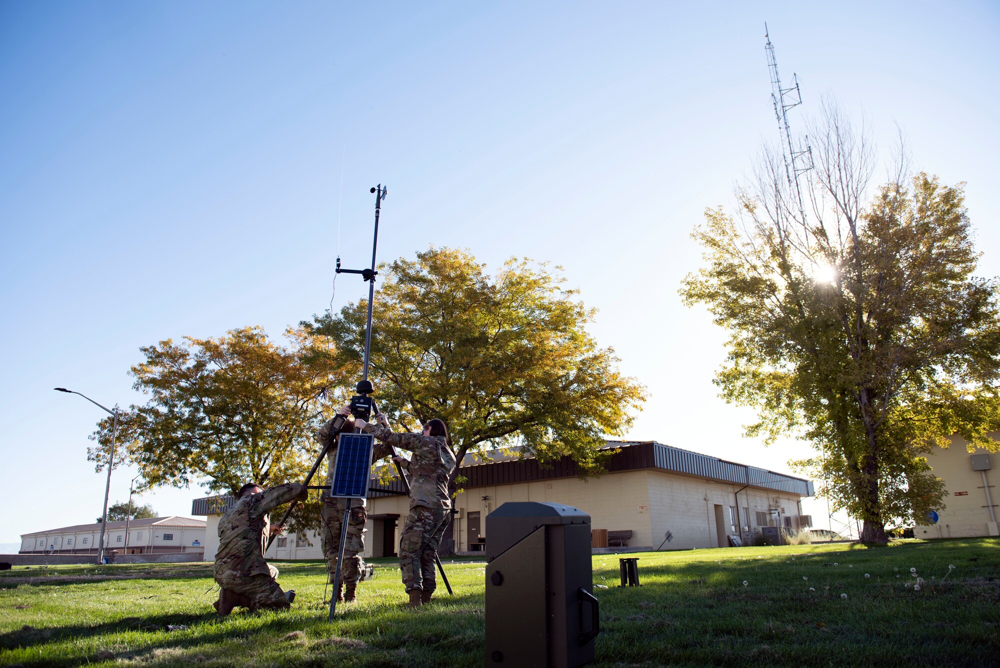 U.S. Airmen with the 62d Operations Support Squadron assemble a meteorological sensor in preparation for Exercise Rainier War 22B at Mountain Home Air Force Base, Idaho,  Oct. 16, 2022. Exercise Rainier War is used to evaluate and exercise Team McChord’s ability to generate, employ and sustain Rapid Global Mobility into and in support of U.S. Indo-Pacific areas of responsibility. (U.S. Air Force photo by Staff Sgt. Zoe Thacker)