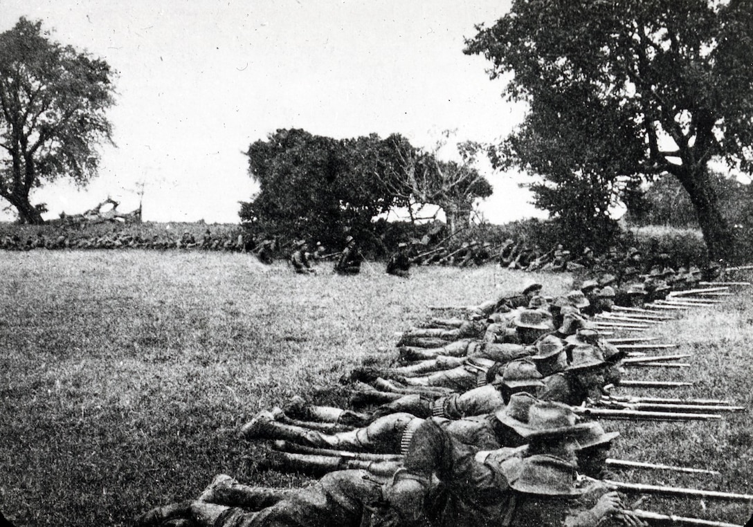 20th Kansas Volunteer Infantry at the Battle of Caloocan in black and white