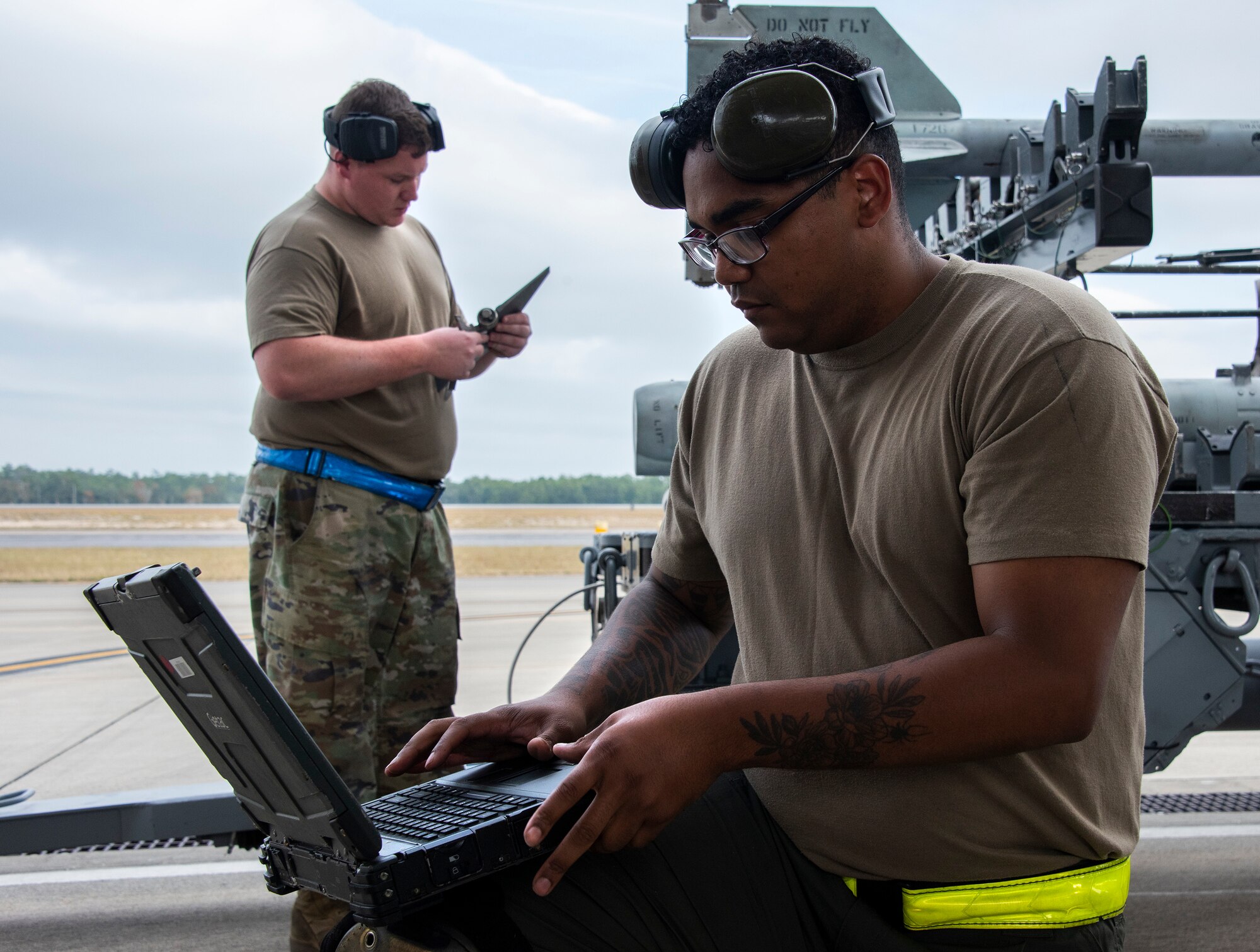 Oct Raptor weapons load competition
