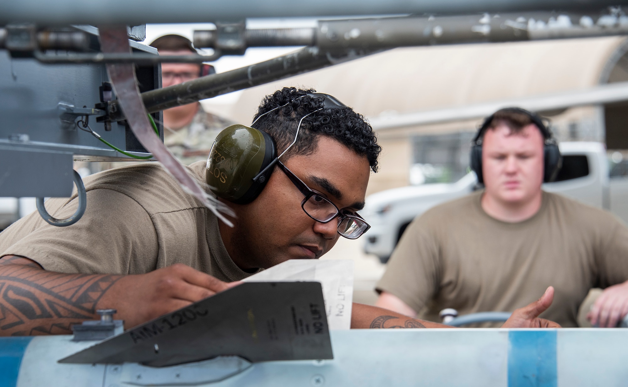 Oct Raptor weapons load competition