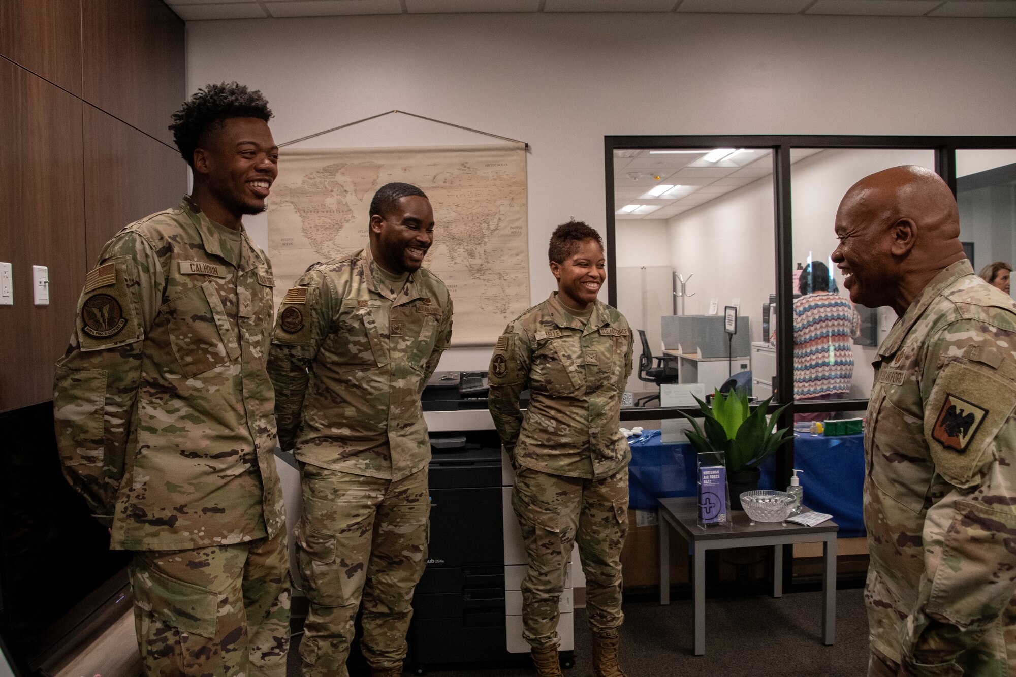 U.S. Air Force Senior Enlisted Advisor Tony L. Whitehead, the senior enlisted advisor to the chief of the National Guard Bureau, meets with Airmen assigned to the Welcome Center at Whiteman Air Force Base, Missouri, Aug. 30, 2022. Whitehead visited the base to learn how National Guard Soldiers and Airmen contribute to state and national mission success. (U.S. Air National Guard photo by Airman 1st Class Phoenix Lietch)