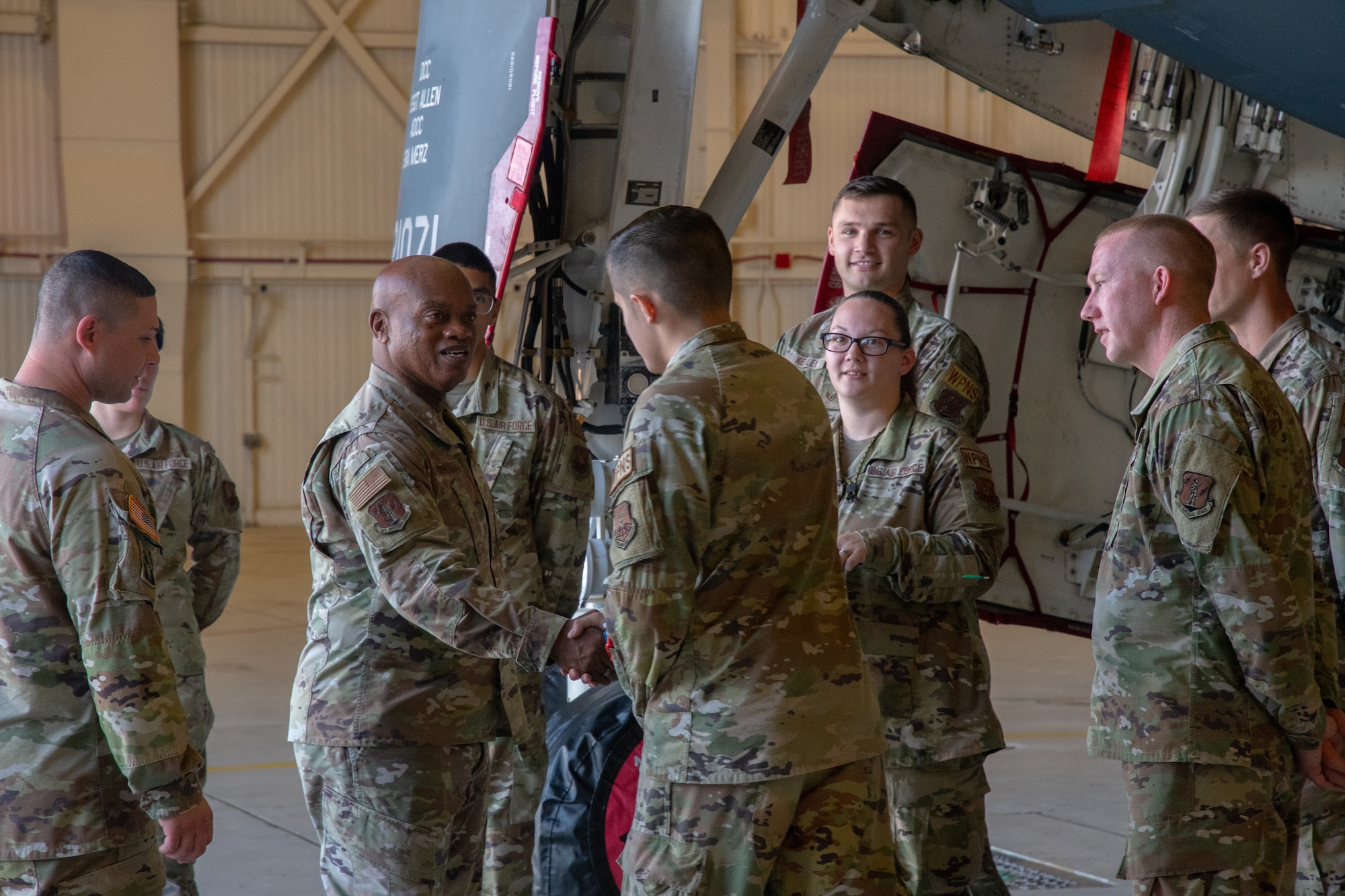 U.S. Air Force Senior Enlisted Advisor Tony L. Whitehead, the senior enlisted advisor to the chief of the National Guard Bureau, meets with 131st and 509th Bomb Wing crew chiefs at Whiteman Air Force Base, Missouri, Aug. 30, 2022. During his visit, he saw how Whiteman’s B-2 Spirit stealth bomber mission is a model for Air Force Total Force Integration. (U.S. Air National Guard photo by Airman 1st Class Phoenix Lietch)
