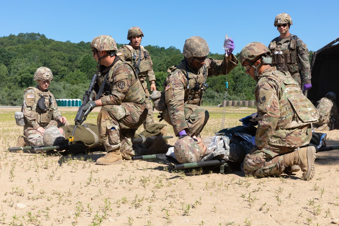 Army Guard and Reserve Soldiers Train to Become Combat Medics