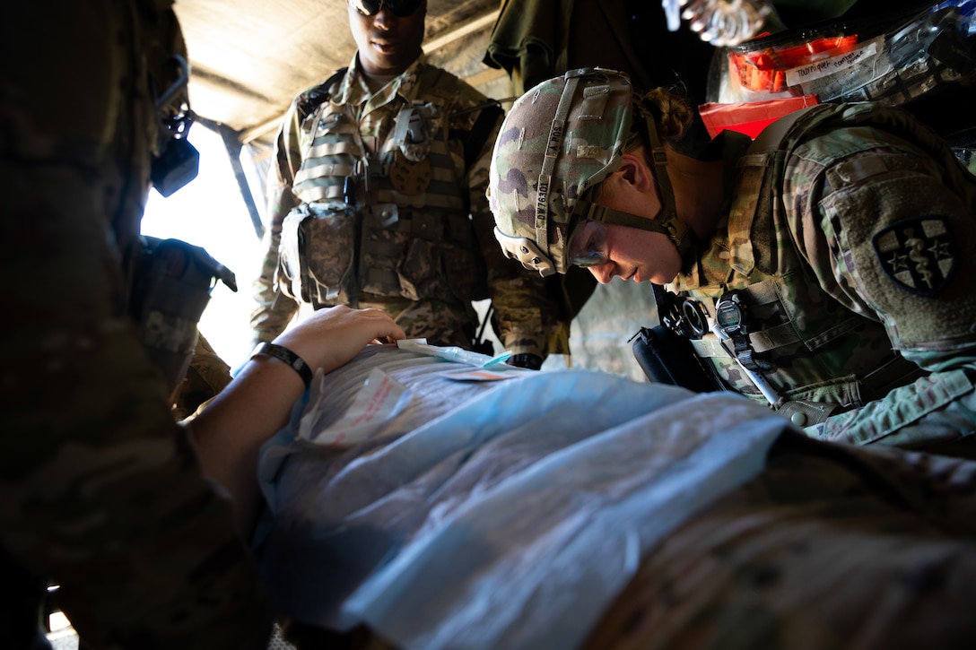 Army Guard and Reserve Soldiers Train to Become Combat Medics