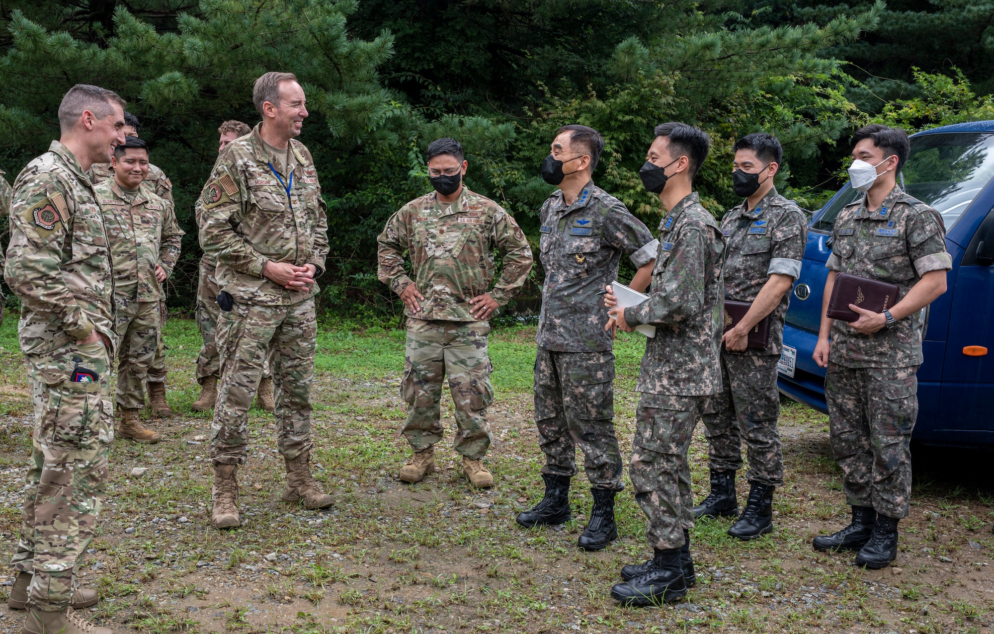 Col. Scott Morgan, 607th Air Support Operations Group (ASOG) commander and Airmen assigned to Osan Air Base brief Col. Lee, Dae Ok ASO Wing, Air Support Coordination Center, commander, on command and control contingency operations at Yongin Army Base, Republic of Korea, Aug. 31, 2022.