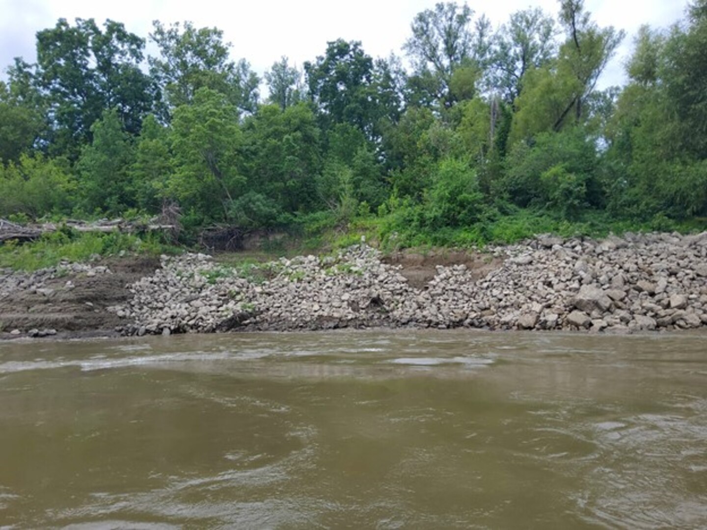 The Memphis District recently awarded a contract, Aug. 10,  to perform revetment stone repairs at Below Knowlton, near Crumrod, Arkansas, (River Mile 619).  

Through this contract, the Corps will partner with Commercial Towing Interests, represented by the Lower Mississippi River Committee (LOMRC), to complete a $6,084,400 Infrastructure Investment and Jobs Act (IIJA)-funded project.
