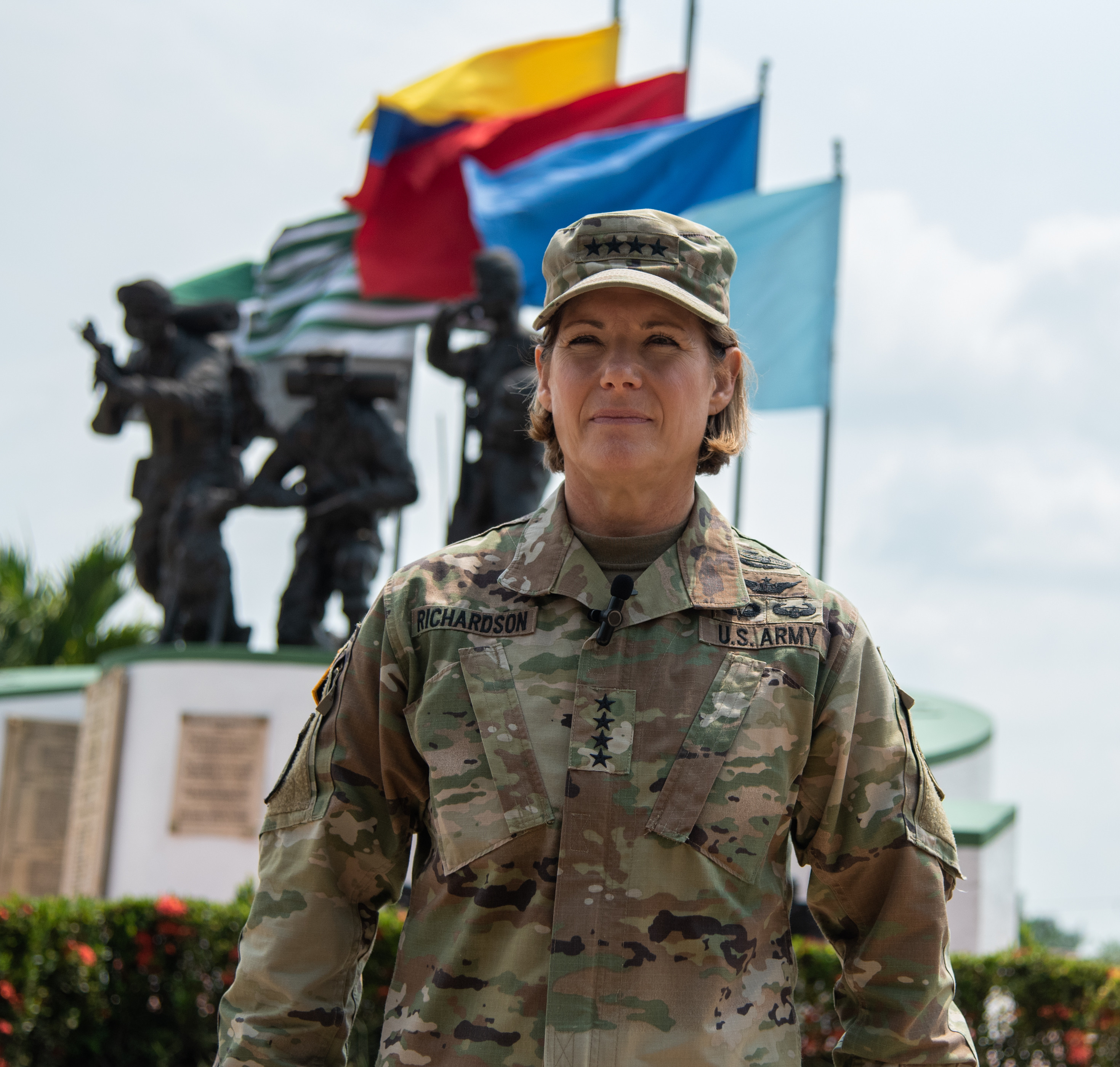 Colombian Women Return to Military Service After More Than 20