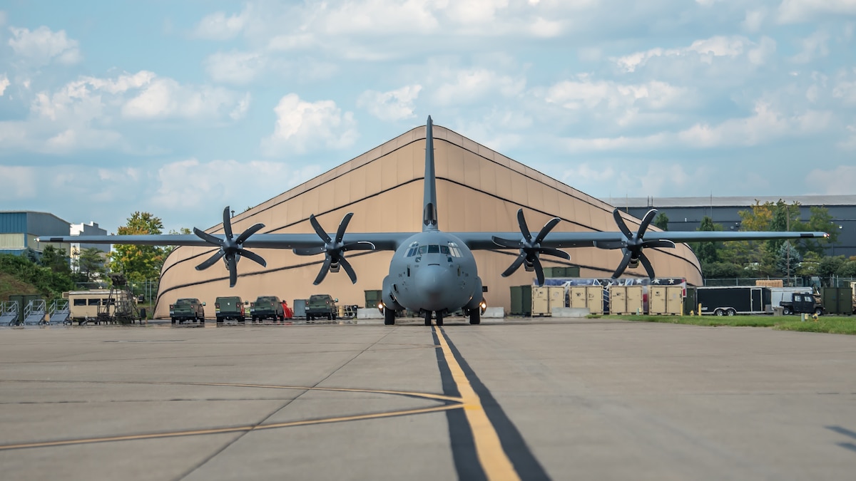 A C-130J Super Hercules aircraft arrives at the Kentucky Air National Guard Base in Louisville, Ky., from Lockheed-Martin Corp. In Marietta, Ga., Aug. 25, 2022. The plane is the eighth J-model to be delivered to the 123rd Airlift Wing since November, completing the unit’s transition from legacy-model C-130H transports. (U.S. Air National Guard photo by Staff Sgt. Chloe Ochs)