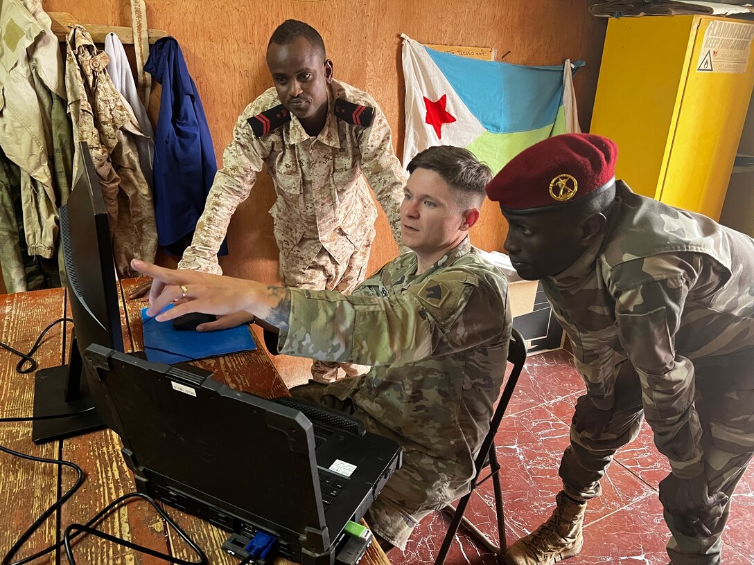 Kentucky Guard signal leaders swap knowledge, build relationships with counterparts in partner nation Djibouti