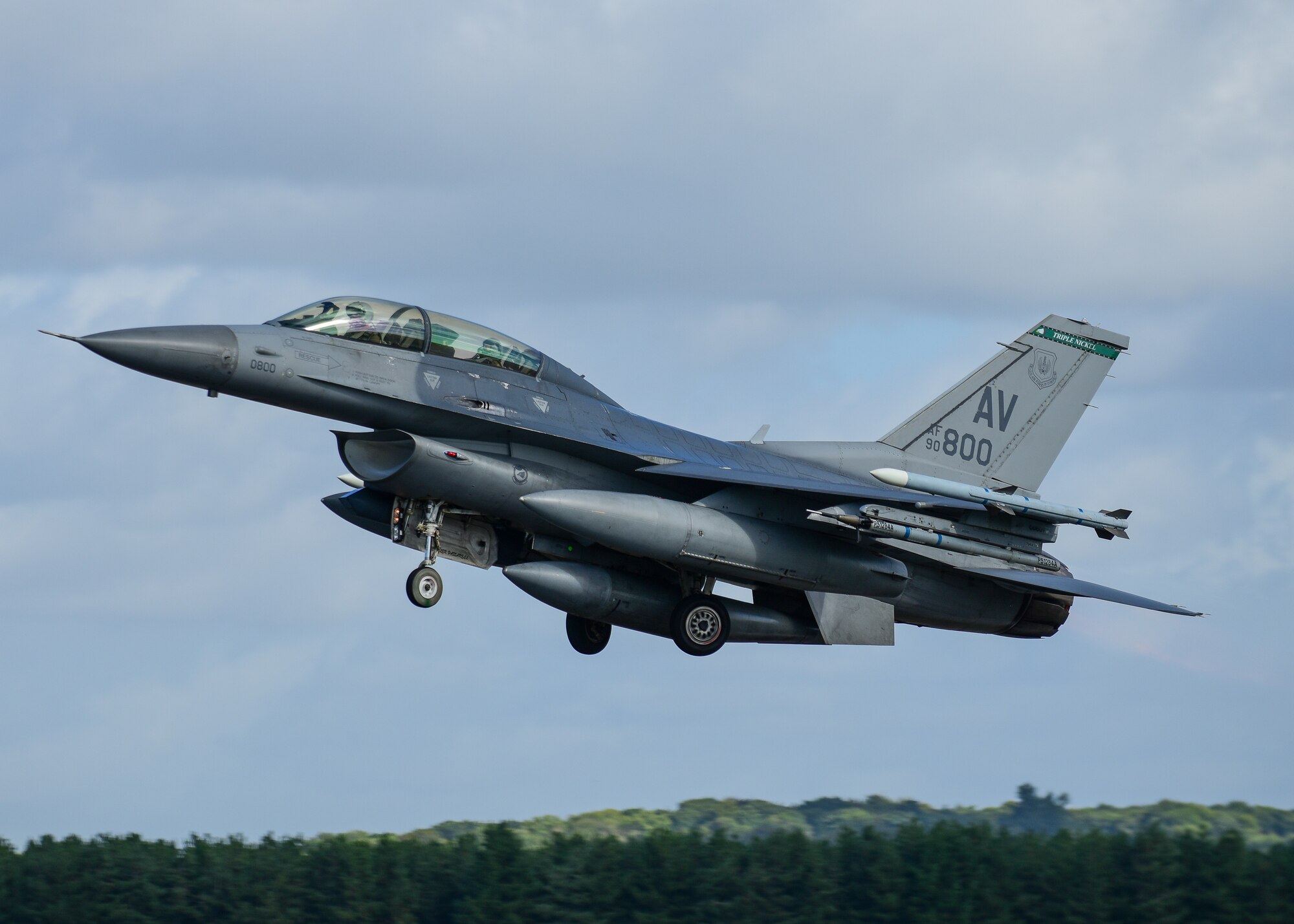 A U.S. Air Force F-16C Fighting Falcon assigned to the 555th Fighter Squadron from the 31st Fighter Wing, Aviano Air Base, Italy, takes off
