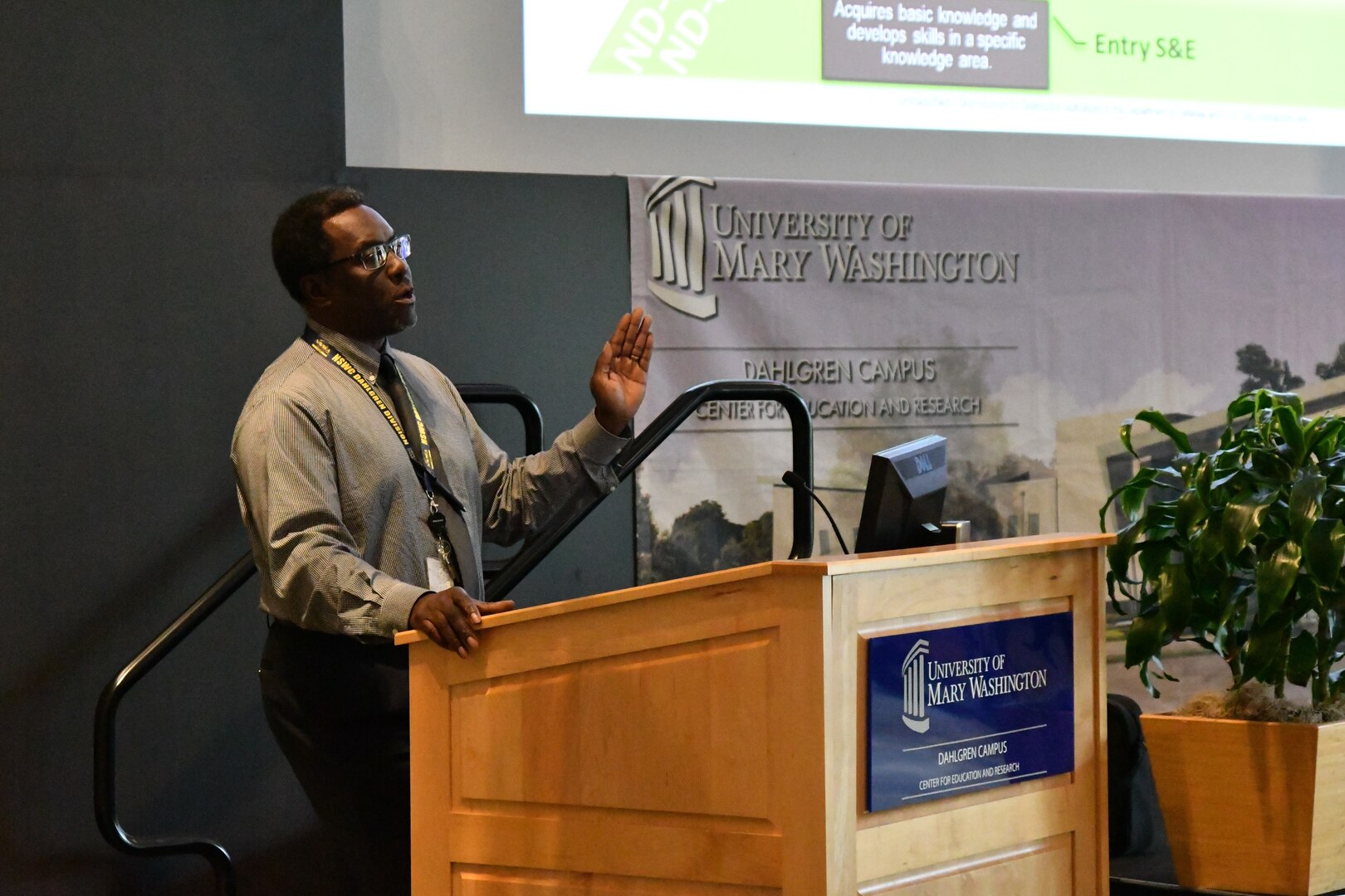 IMAGE: Aegis Based Combat Systems Development and Engineering Branch head Joel Washington speaks during the Naval Surface Warfare Center Dahlgren Division Early Career Organization Career Paths and Mentoring event, Sept. 8. Washington was the event’s guest speaker.