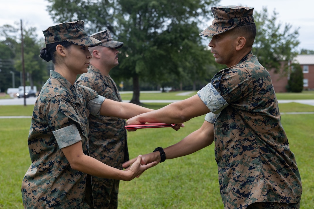 MCB Camp Lejeune PMO Marines recognized for saving Marine’s life