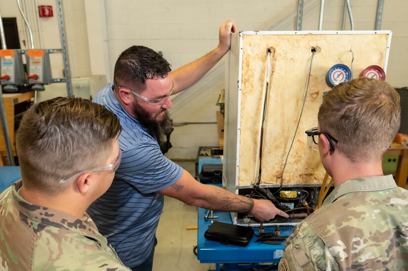 Photo of Soldiers being trained at Tobyhanna Army Depot.