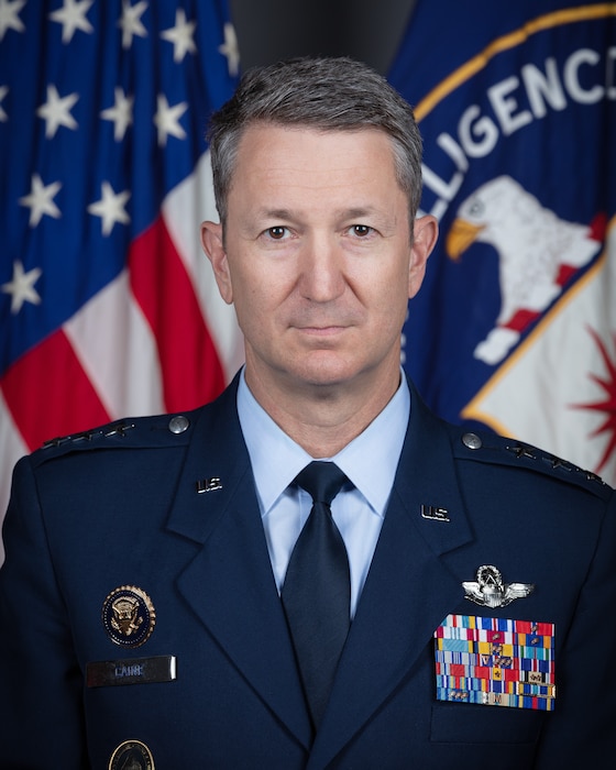 This is the official portrait of Lt. Gen. Dan Caine.