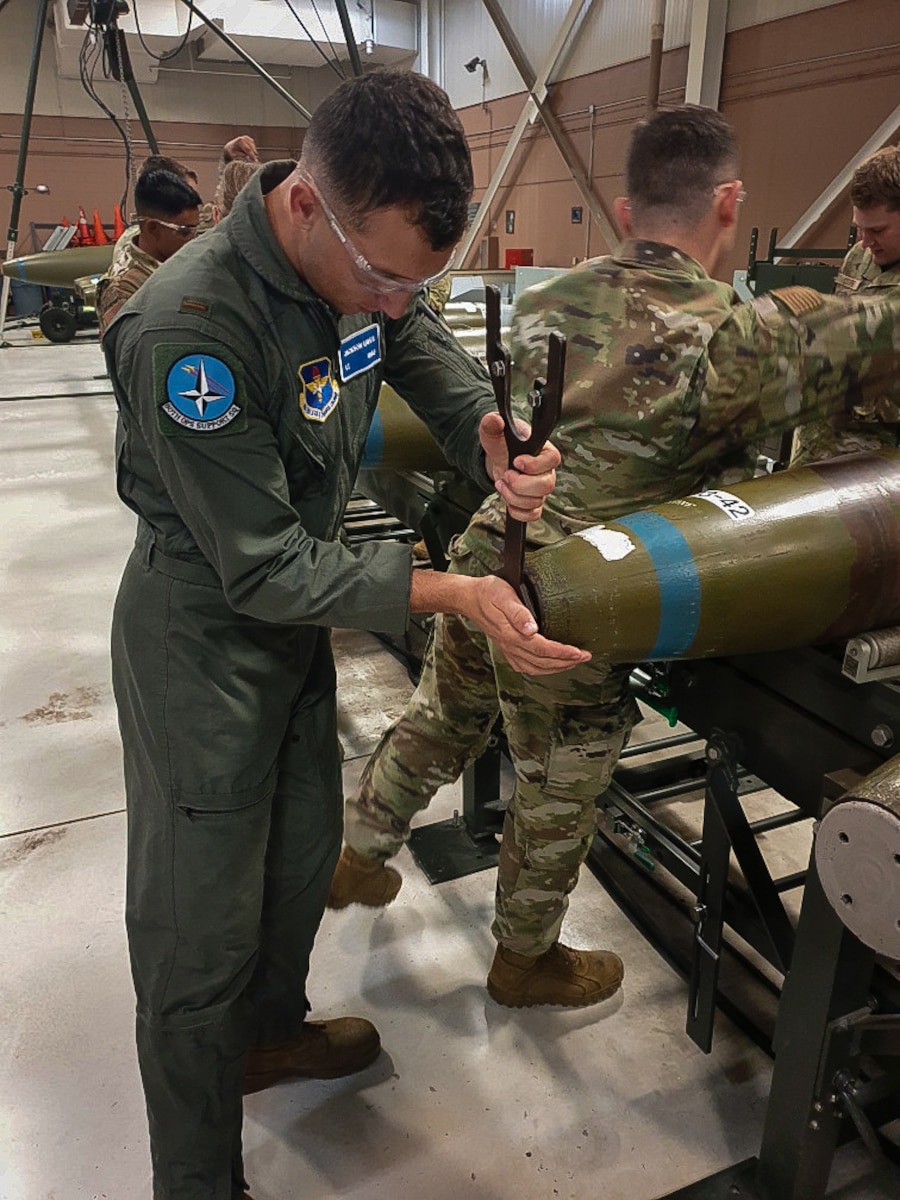 Sheppard | Student pilot takes unique look inside munitions