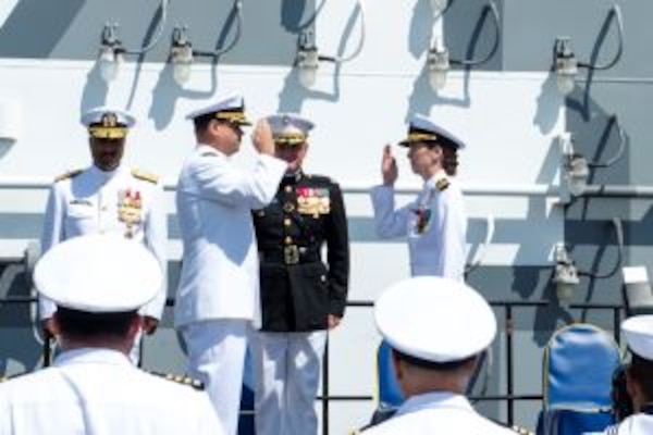 USS Boxer Holds Change of Command Ceremony