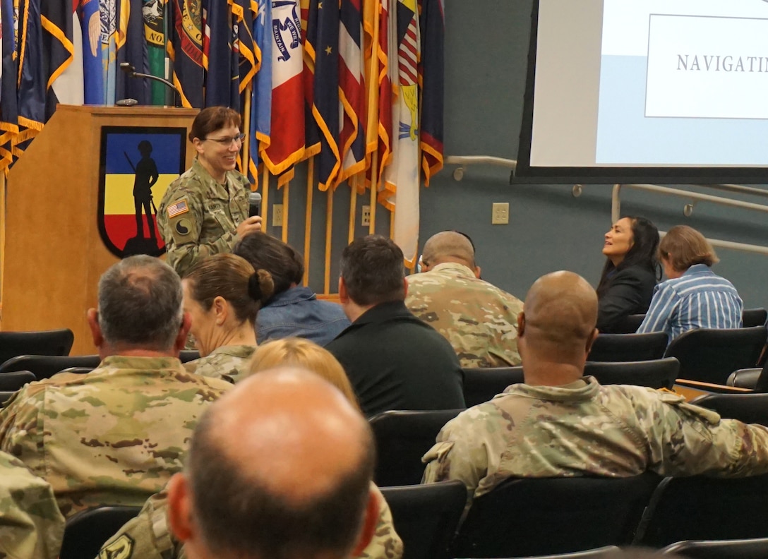 Briefing helps VNG Soldiers plan for retirement