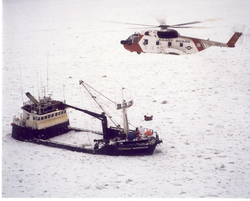 USCG HH-3 overflies wreck of SS ARGO MERCHANT