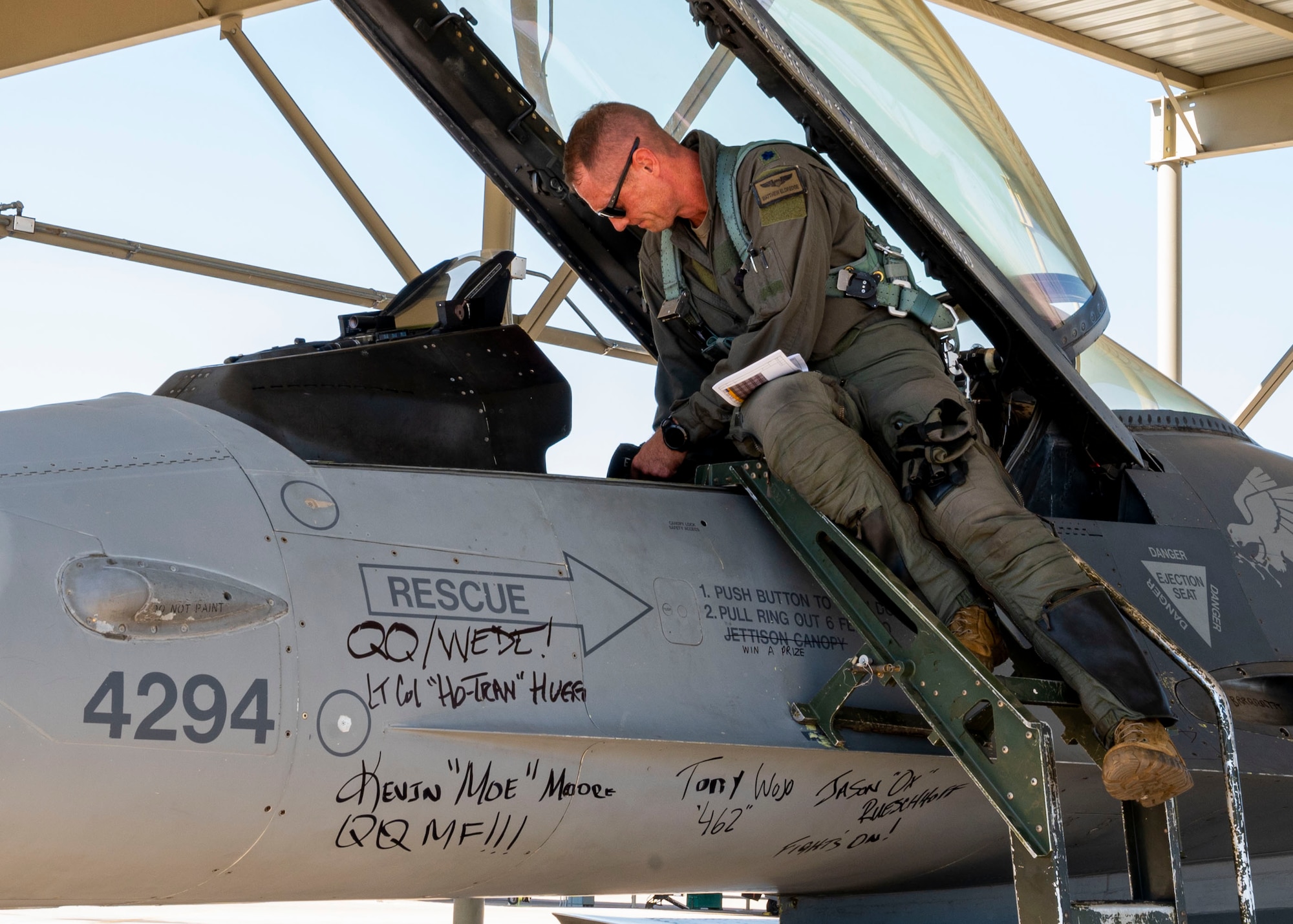 U.S. Air Force Lt. Col. Matthew “Fuse” Eldredge, 309th Fighter Squadron “Ducks” former commander, prepares to fly the retiring Block 25 F-16 Fighting Falcon Sept. 6, 2022, at Luke Air Force Base, Arizona.