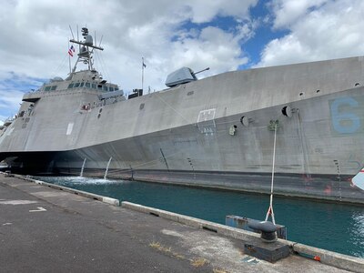 USS Jackson (LCS 6) Arrives in Tahiti