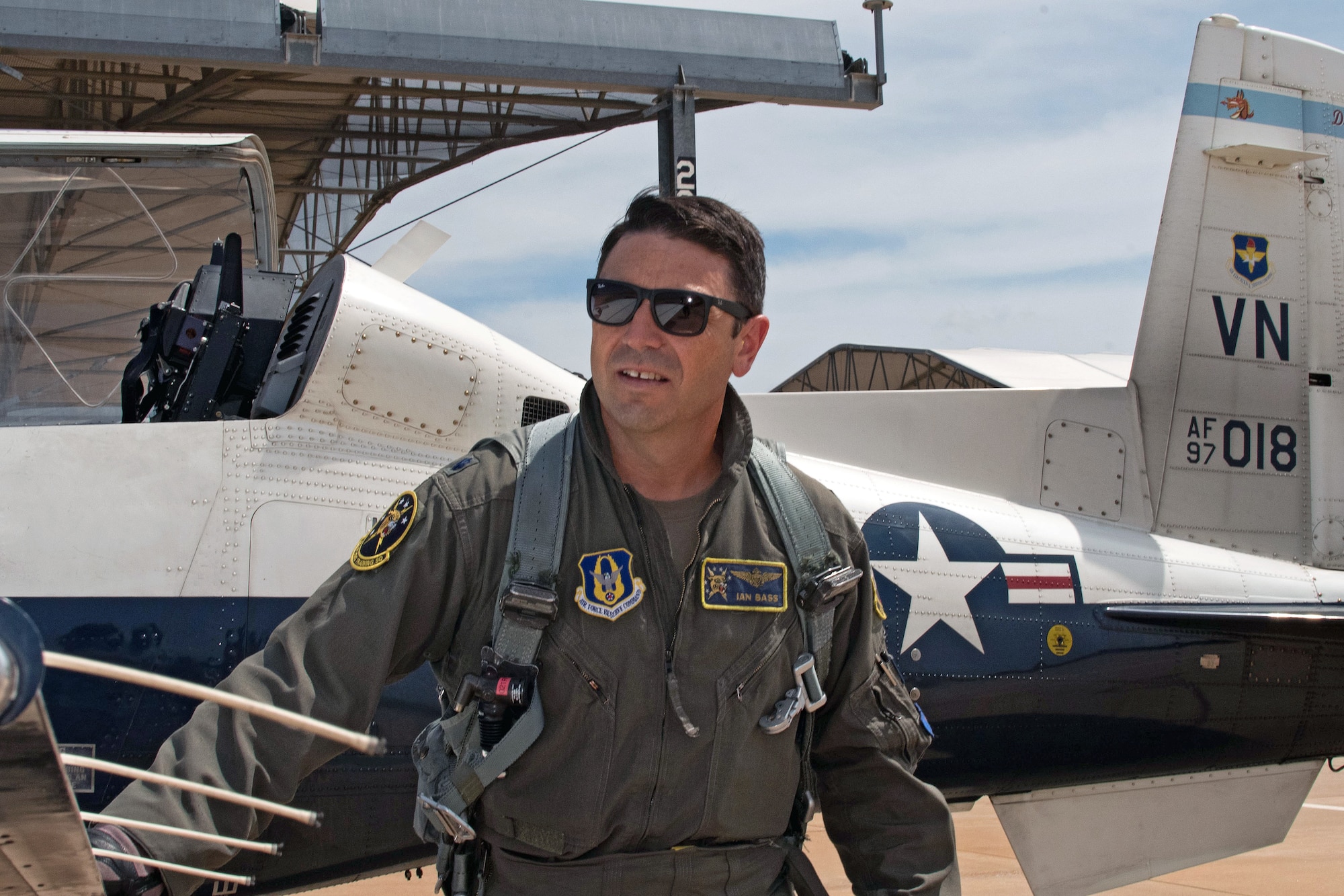 T-6 Pilot reaches 5,000 flying hours milestone