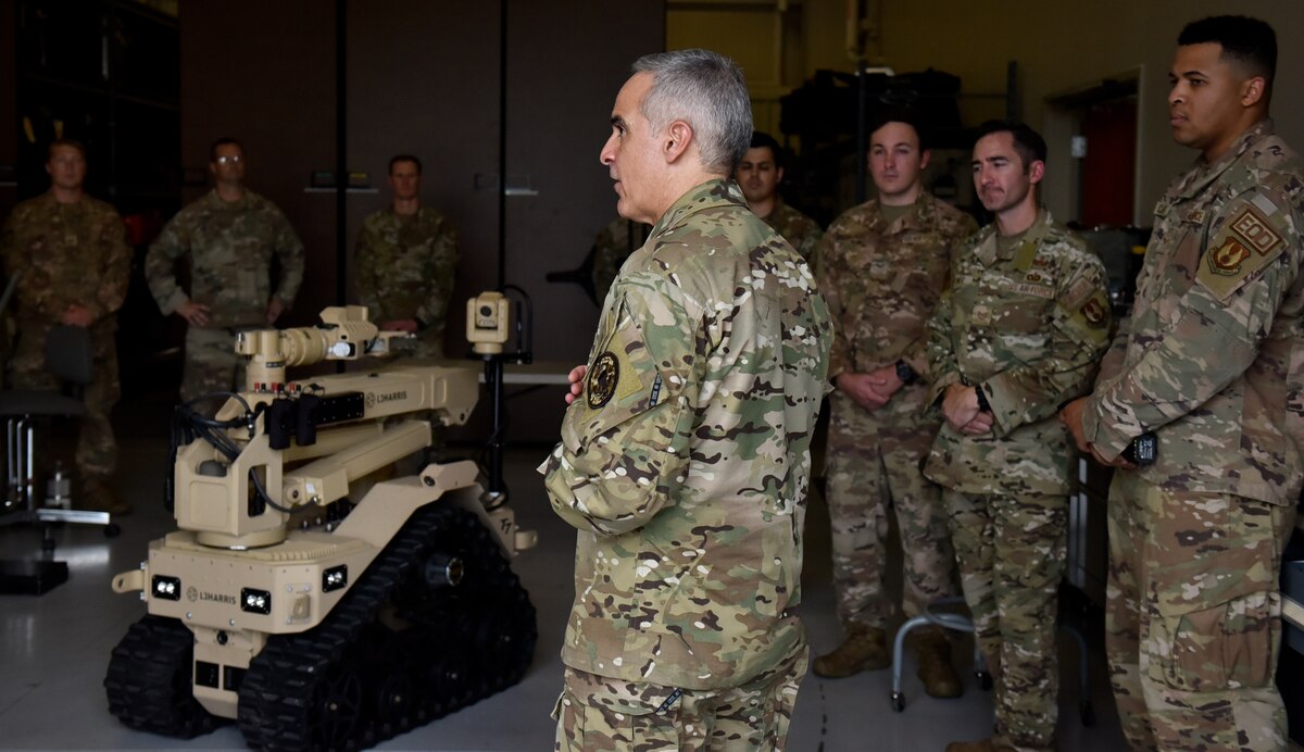 Enlisted advisor