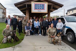 Photo of USO West Region Advisory Board members