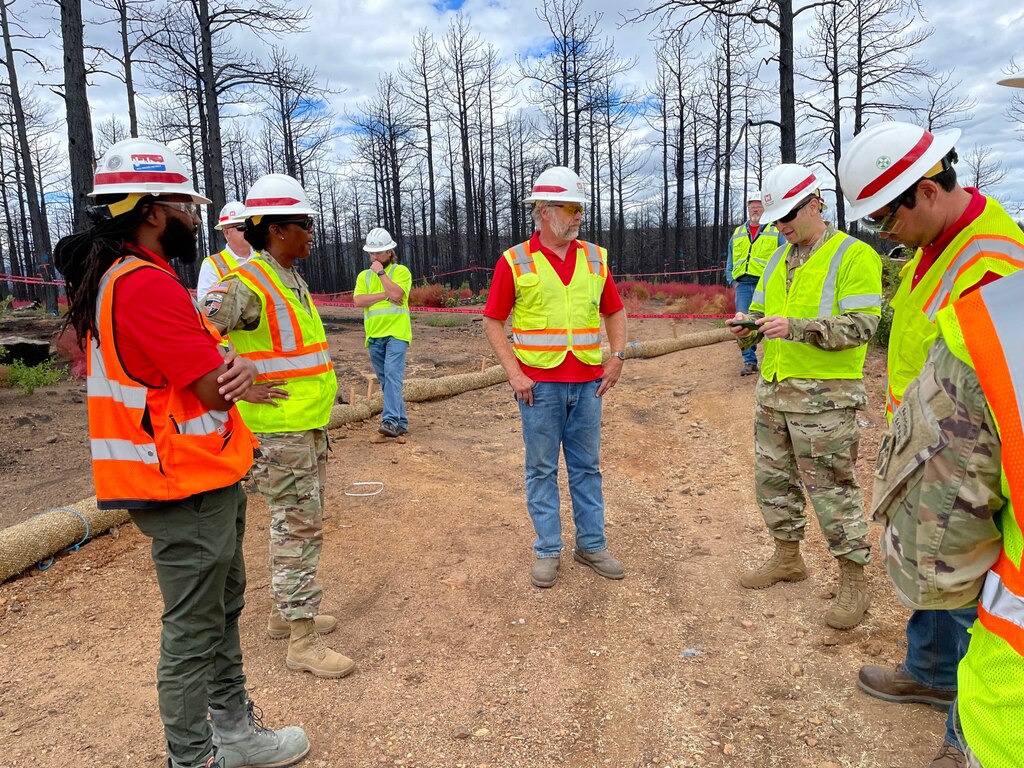 USACE SPD Commander Col. Antoinette Gant meets some of the Private Property Debris Removal team, Sept. 21, 2022.