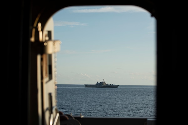 ARAFURA SEA (Sept. 19, 2022) The Independence-variant littoral combat ship USS Charleston, center, sails in company with Royal Australian Navy (RAN) ship HMAS Hobart (DDG 39) during the RAN Exercise Kakadu 2022 (KA22) in the waters off Northern Australian, Sept. 19, 2022. KA22 is the 15th iteration of the RAN’s flagship biennial regional maritime international engagement exercise, drawing together approximately 3000 personnel, 15 warships and more than 30 aircraft from 22 countries. (Photo courtesy of Royal Australian Navy LSIS Tara Morrison)