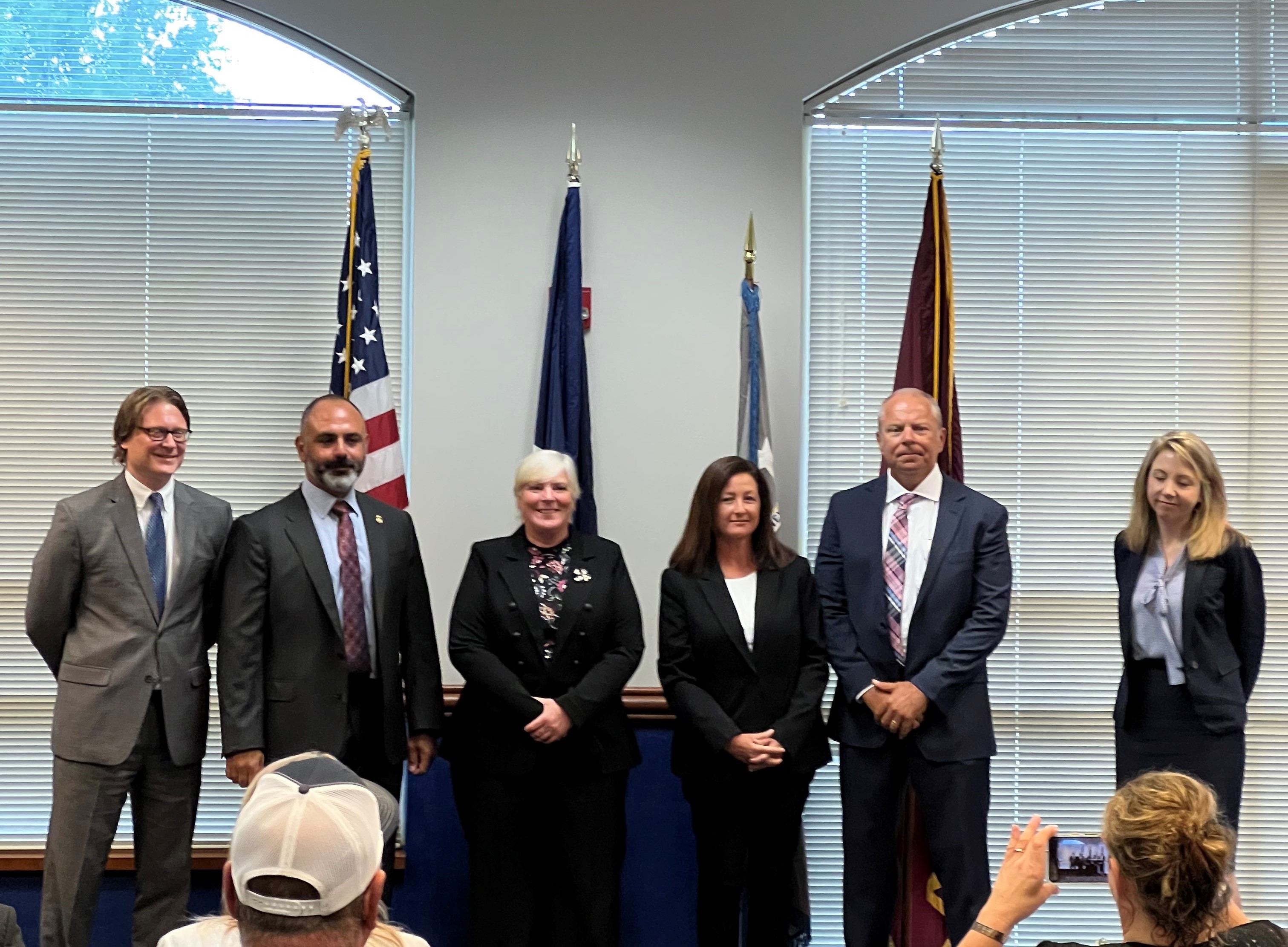 US Attorney for the Eastern District of Virginia presents award to DCAA