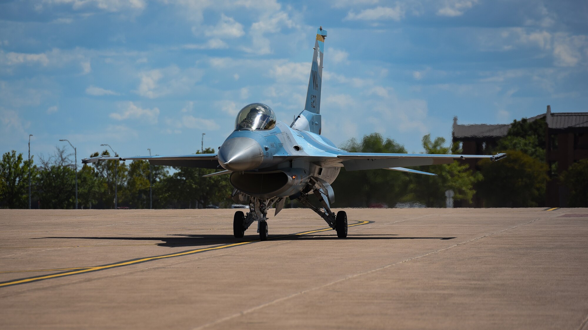 F-16 arrives at Sheppard AFB