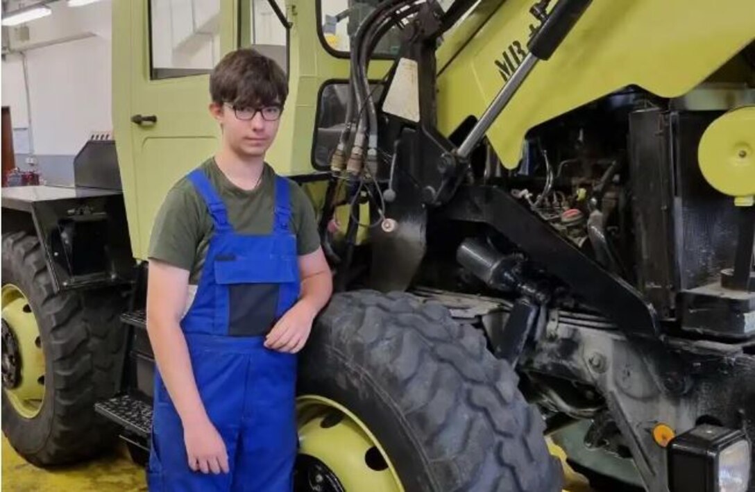 405th AFSB BASOPS Maintenance apprenticeship program helps rejuvenate workforce with fresh perspectives