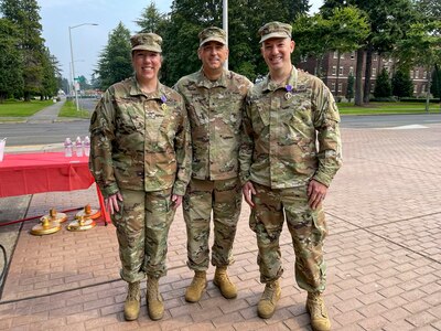 U.S. Army Reserve Soldiers receive the Purple Heart