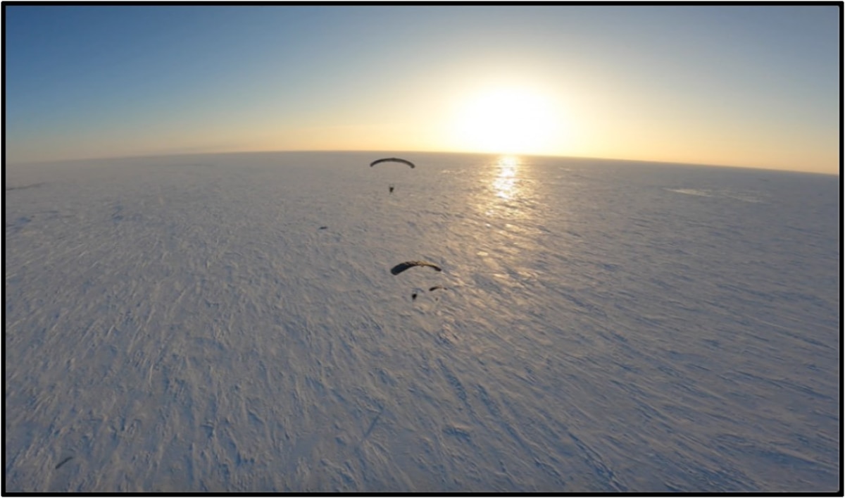 10th SFG(A) Green Berets under canopy over Deadhorse, Alaska