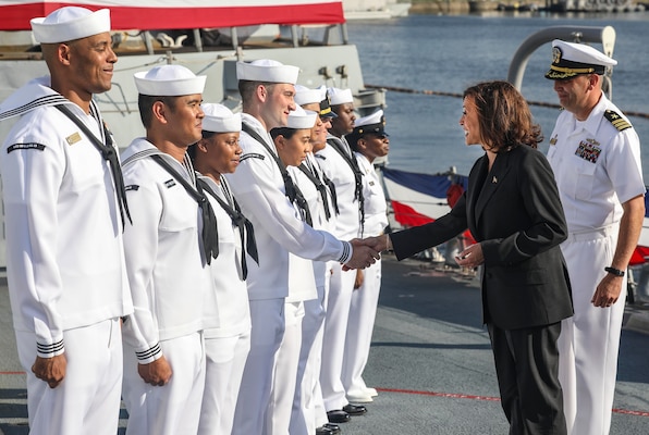 YOKOSUKA, Japan (Sept. 28, 2022) Vice President Kamala Harris shakes hands with Electrician’s Mate 3rd Class James Boyle from Fort Worth, Texas, as she tours Arleigh Burke-class guided-missile destroyer USS Howard (DDG 83), Sept. 28. The Vice President’s tour of the ship and her remarks to U.S. service members highlight the administration’s continued commitment to its alliances in the region. Howard is assigned to Commander, Task Force 71/Destroyer Squadron (DESRON) 15, the Navy’s largest forward-deployed DESRON and the U.S. 7th Fleet’s principal surface force. (U.S. Navy photo by Mass Communication Specialist 1st Class Deanna C. Gonzales)