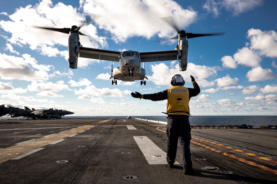 A U.S. Marine Corps MV-22 Osprey assigned to the Aviation Combat Unit, 22nd Marine Expeditionary Unit approaches the flight deck to land during flight operations aboard the Wasp-class amphibious assault ship USS Kearsarge, in the Baltic Sea, Sept. 21, 2022. The Kearsarge Amphibious Ready Group and embarked 22nd MEU, under the command and control of Task Force 61/2, is on a scheduled deployment in the U.S. Naval Forces Europe area of operations, employed by U.S. Sixth Fleet to defend U.S., allied and partner interests.