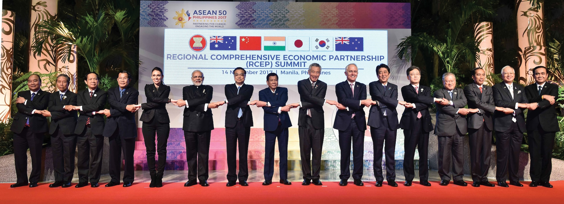 Group Photograph of Leaders at Regional Comprehensive Economic Partnership (RCEP) Summit in Manila, Philippines
November 14, 2017