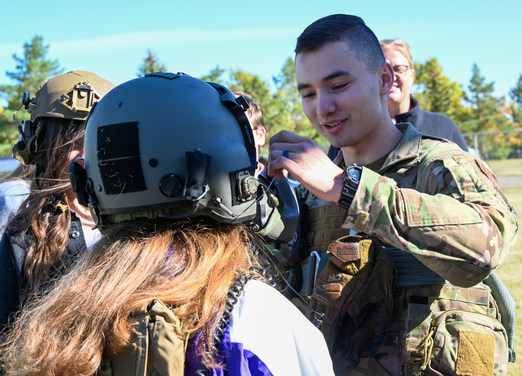 54th Helicopter Squadron Visits Glenburn Public School