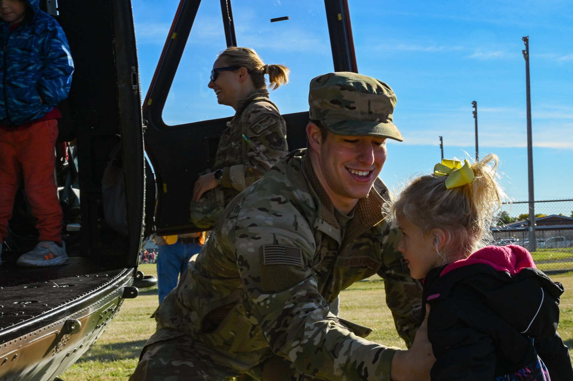 54th Helicopter Squadron Visits Glenburn Public School