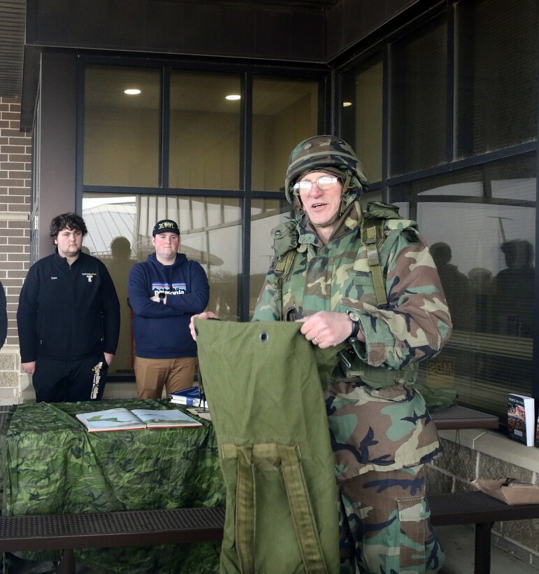 Wisconsin students/educators engage in Meet Your Army Reserve event