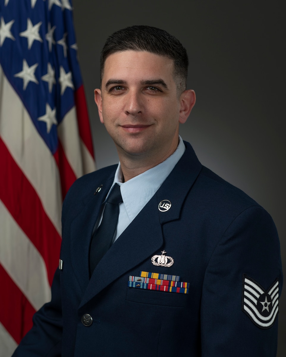 Official portrait of TSgt Shifren