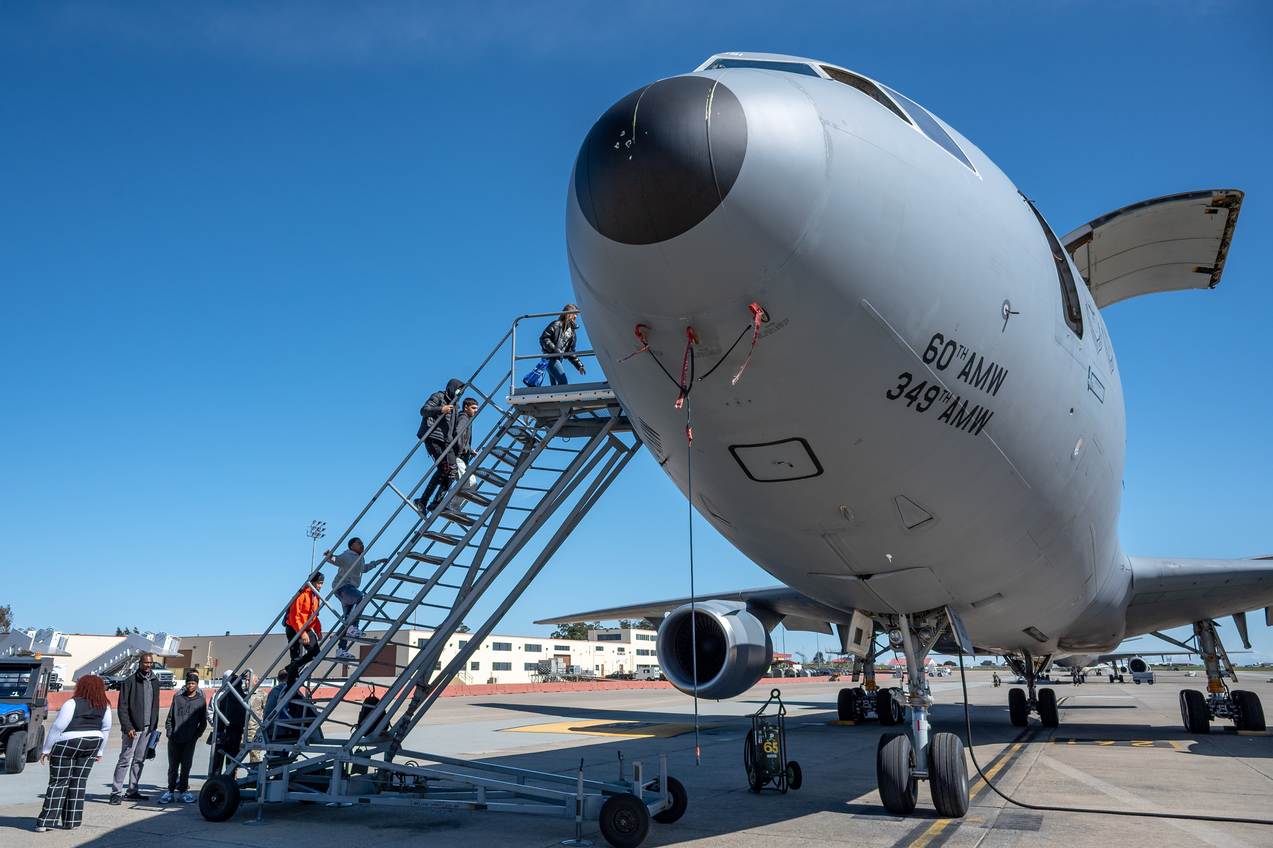 Solano County students tour Travis Air Force Base > Air Reserve Personnel  Center > Article Display