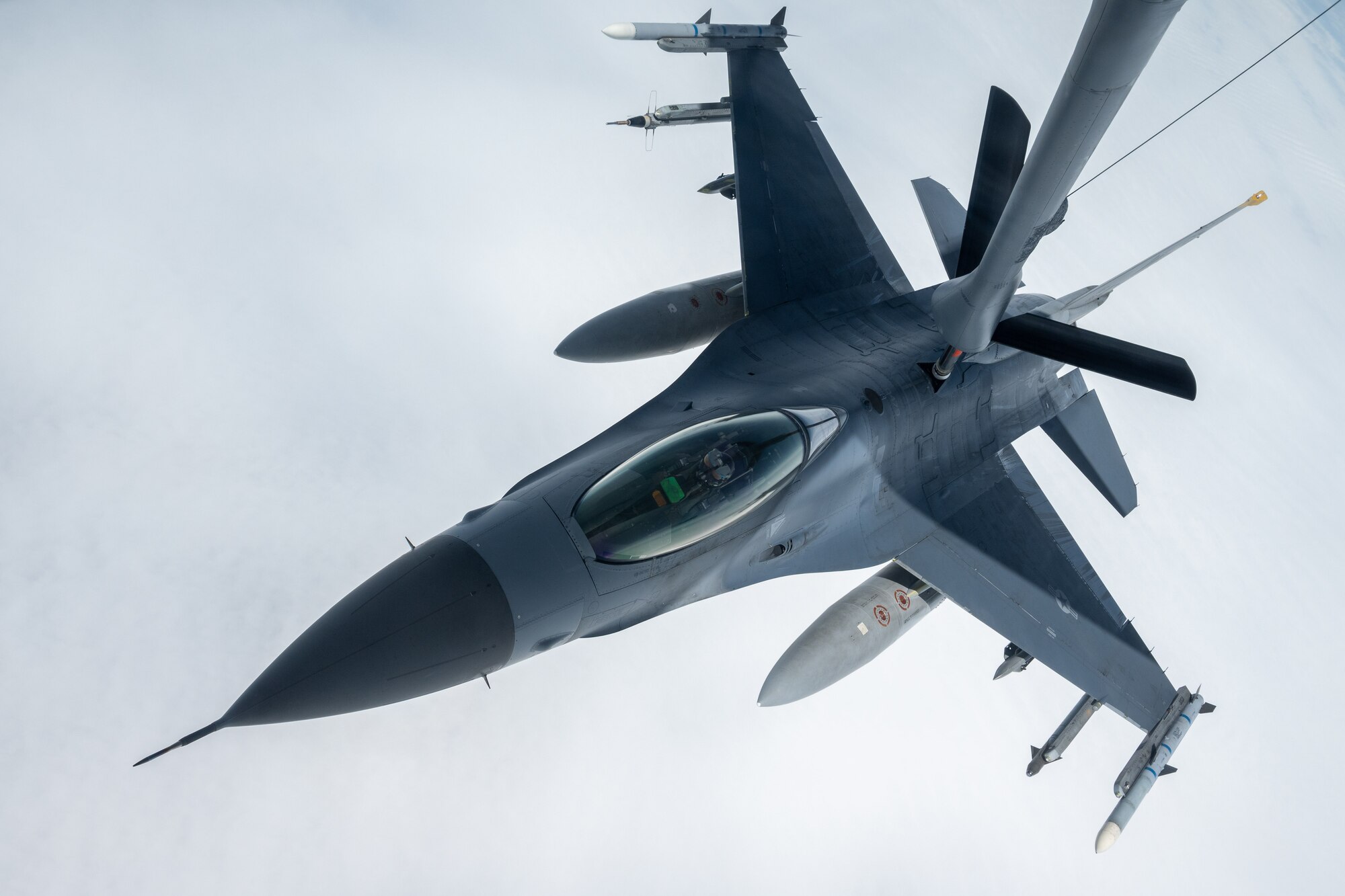 Jet receives in-flight refueling